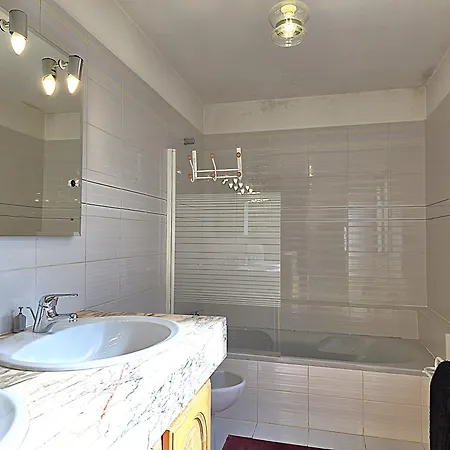 Villa Charmante Maison Confort - 6 Couchages - Jardin Terrasse - Parking Gratuit - 5 Min A Pied Centre